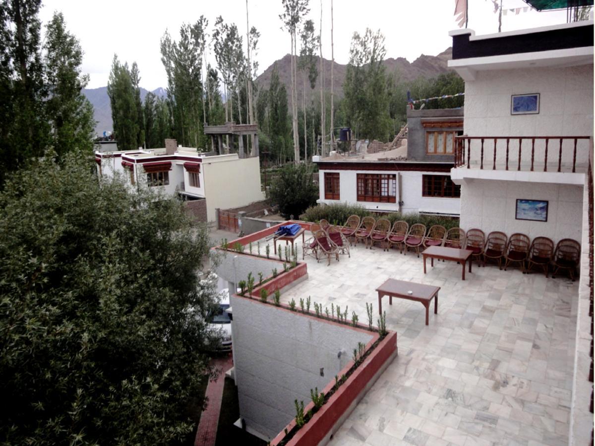 Hotel Holiday Ladakh Лех Екстериор снимка